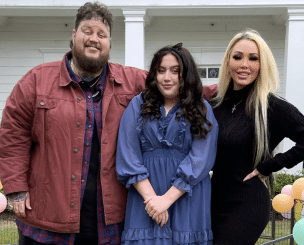 Jelly Roll posed with his daughter and wife Bunnie XO